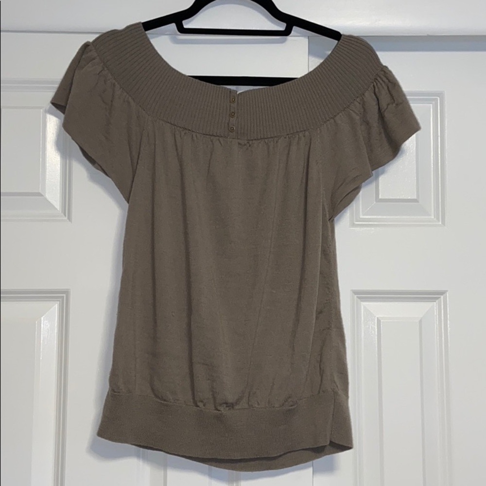 Short sleeve boat neck top